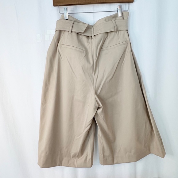 NWT ZIP UP JACKET w CAPRI LENGTH BELTED SHORTS -TAN, MED - Picture 14 of 16